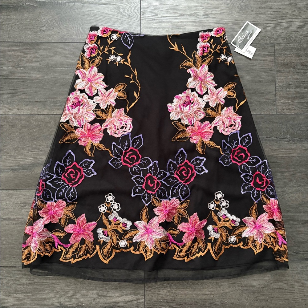 Beige by Eci Dress Barn Women's Black Tulle Floral Embroidered Skirt Size 4 NWT